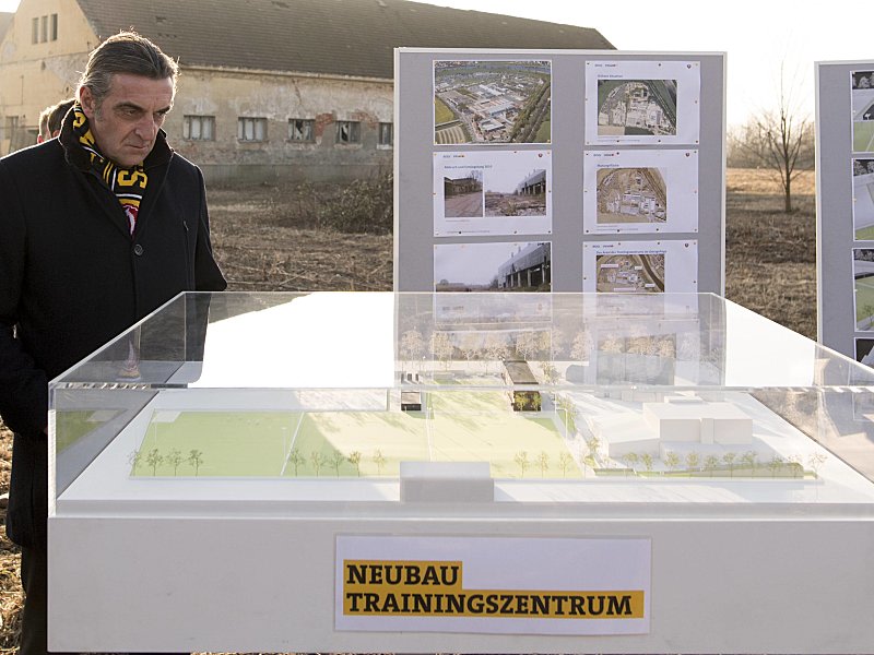 Neubau gesichert: Ralf Minge freut sich auf das neue Trainingszentrum.