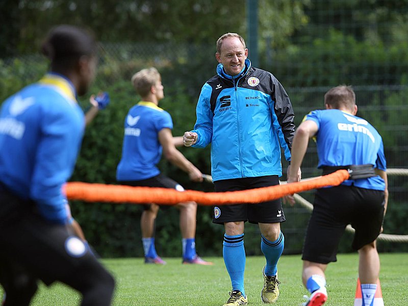 Erfreut &#252;ber den Teamgeist: Eintracht-Coach Torsten Lieberknecht.