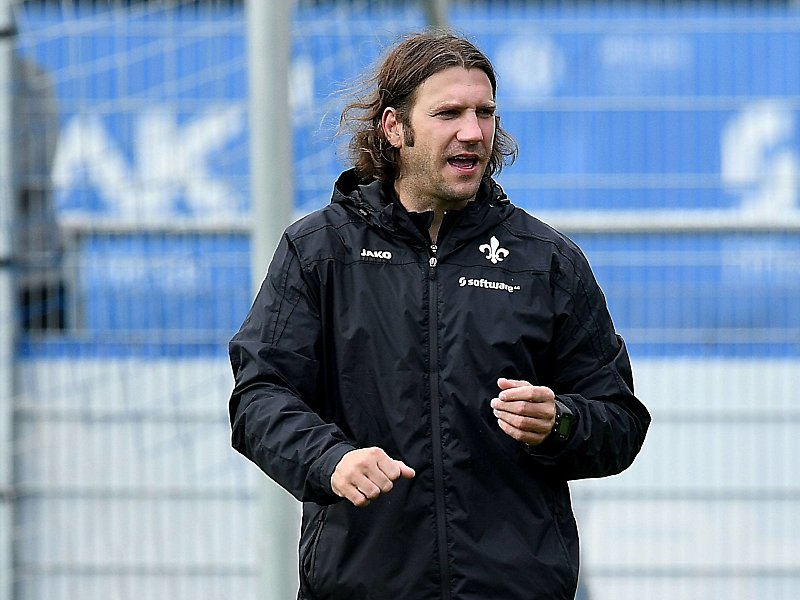 Trifft mit seinem Team am Sonntag auf den VfL Bochum: Darmstadt-Coach Torsten Frings.