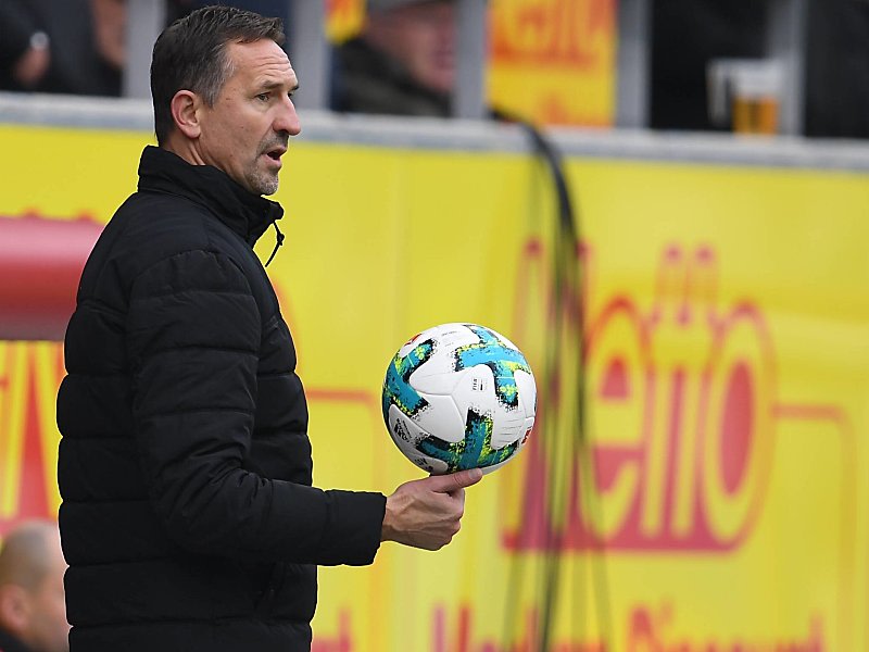 Laut Trainer Achim Beierlorzer hat der Jahn Bielefeld schon genug beschenkt.