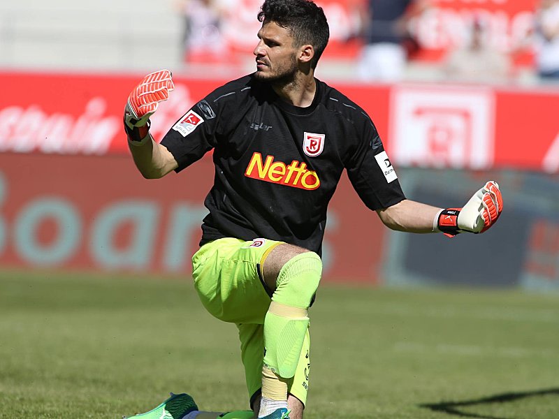 &#220;ber die Saison hinaus in Regensburg: Torwart Andr&#233; Weis.