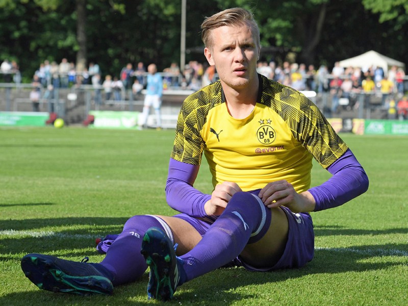 Wechselt nach 14 Jahren beim BVB nach Kiel: Dortmunds Nachwuchstorwart Dominik Reimann.