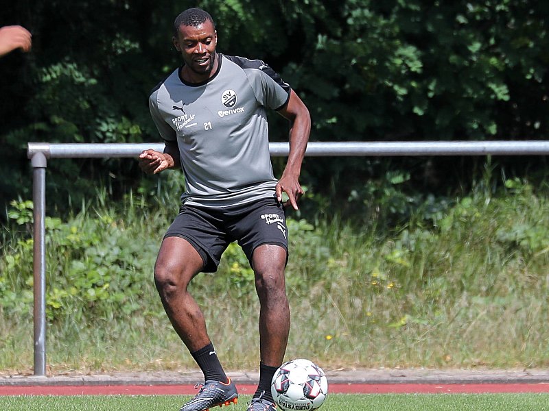 Trainingsauftakt in Sandhausen: Karim Gued&#233; am Samstag beim SVS.