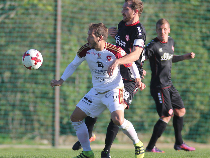 Erfolgreicher Test: Sebastian Neumann (Mitte) und die W&#252;rzburger Kickers bezwangen den FC Vaduz.