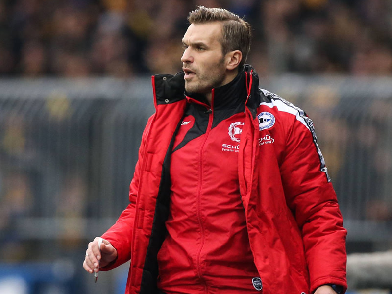 Widmete den 2:0-Heimsieg gegen Kaiserslautern den Zuschauern: Bielefelds Interimscoach Carsten Rump. 