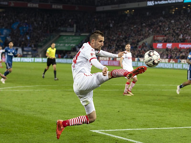 Voller Einsatz vor der Pause: Dominick Drexler erzielte den F&#252;hrungstreffer gegen den HSV. 