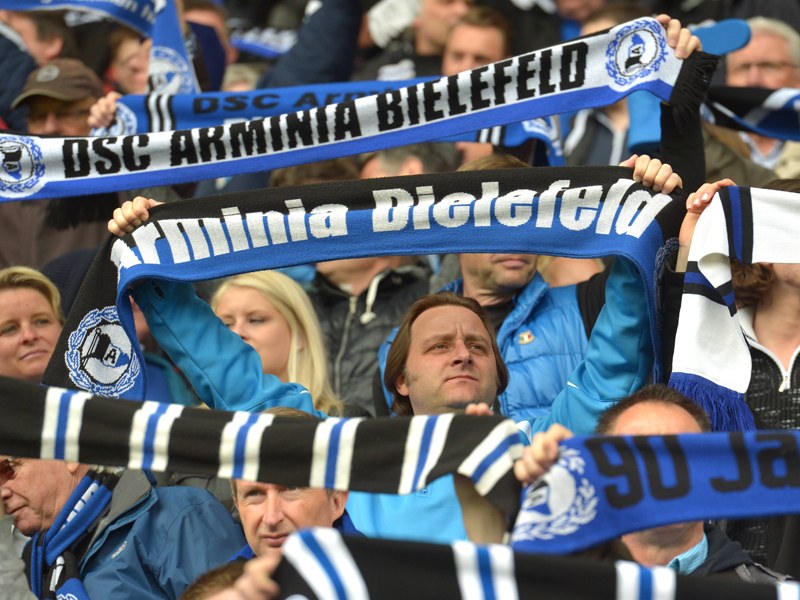 "Bei jedem Spiel steh'n wir bereit": Immer mehr Fans besuchen ein Heimspiel von Arminia. 
