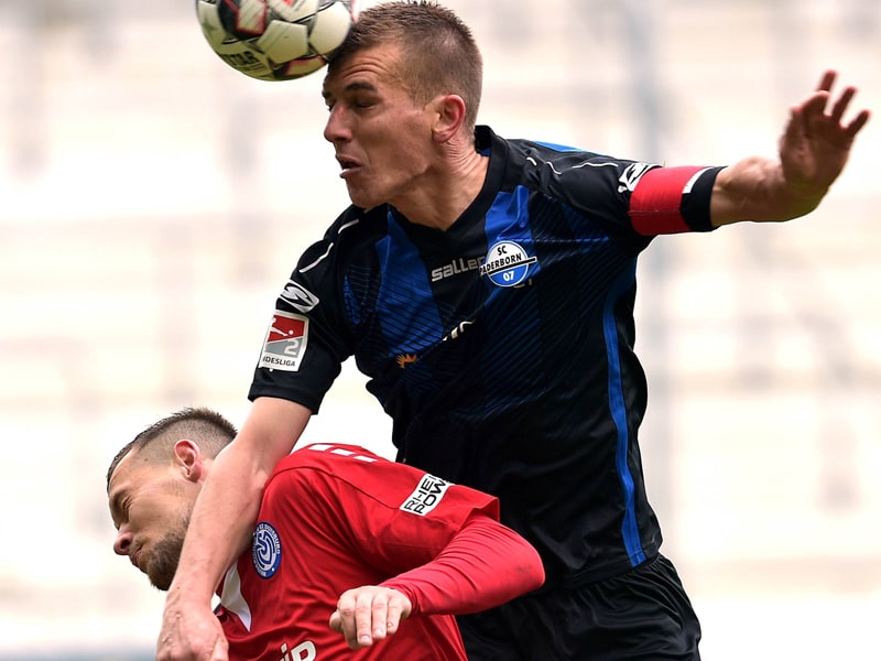 "Wir brauchen uns in dieser Liga vor keinem Gegner zu verstecken": Paderborns Uwe H&#252;nemeier.