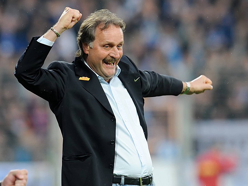 "Ich bekomme tatsächlich eine Gänsehaut": Bochums Trainer Peter Neururer.