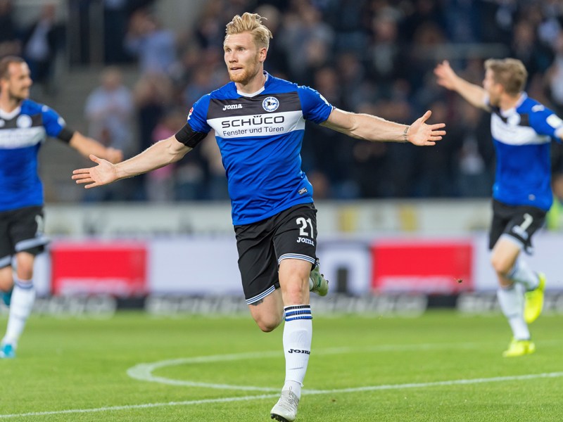 Jubelpose: Andreas Voglsammer hat Bielefeld gegen Bochum mit 1:0 in F&#252;hrung gebracht. 