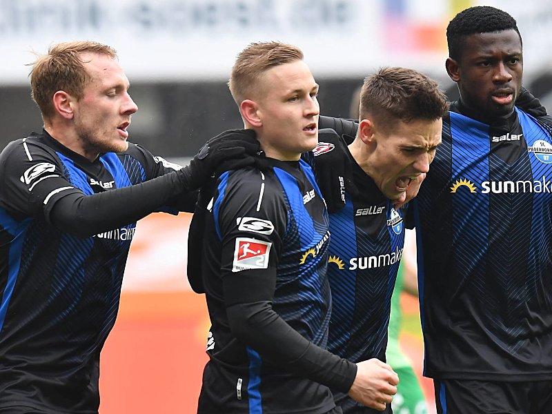 Freude pur: Der SC Paderborn hat einen rauschhaften 6:0-Sieg gegen F&#252;rth gefeiert.