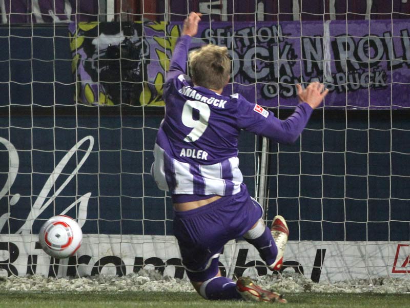 Stand goldrichtig: Nicky Adler brachte seine Farben mit 1:0 gegen Paderborn in F&#252;hrung. 