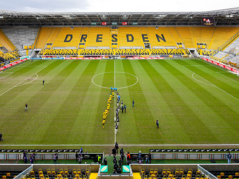 Trauriger Anblick: Das Spiel in Dresden wurde ohne Zuschauer ausgetragen. 
