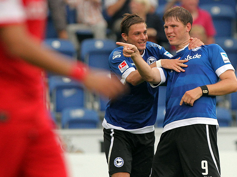 Fabian Klos (rechts) erschoss den aufgestiegenen Arminen den ersten Punkt in der 2. Liga.