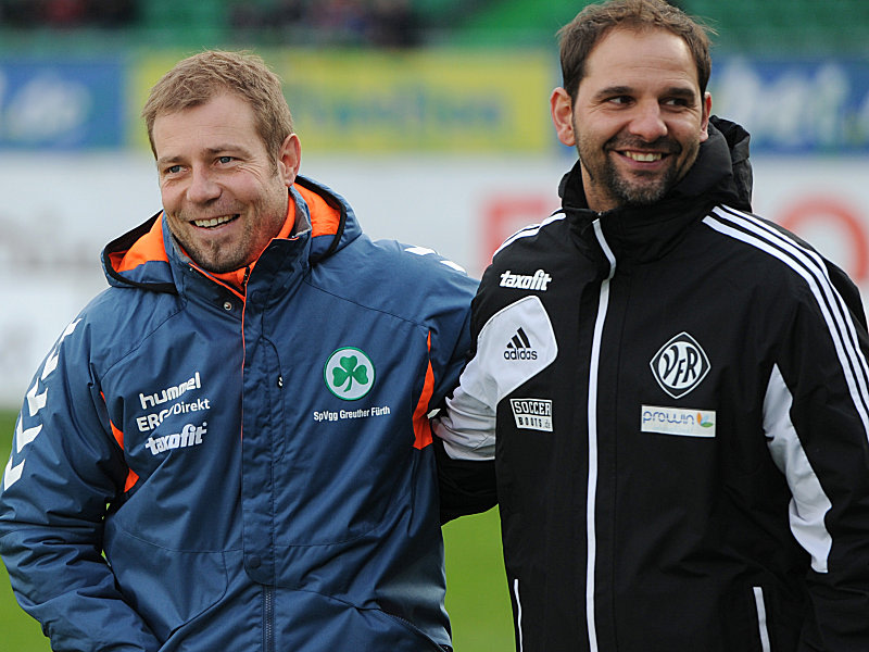 Hatten in der ersten H&#228;lfte wenig Grund zu lachen: F&#252;rths Trainer Frank Kramer (links) und VfR-Coach Stefan Ruthenbeck.