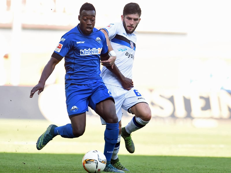 Torvorbereiter: Khaled Narey (l.) und Fanol Perdedaj  lieferten die Assists zu den beiden Treffern in Paderborn.