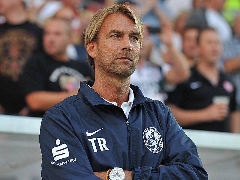 War mit der Spielleitung des Unparteiischen  gegen Schalke II nicht zufrieden: Velberts Trainer Lars Leese.