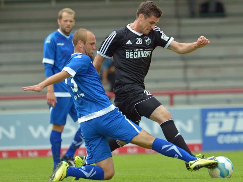 Spielte bereits im blauen Trikot des SV Meppen: Theodor Vogelsang (li.).