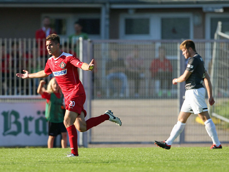 F&#252;hrt mit dem Wormser Florian Treske die Torj&#228;gerliste der Regionalliga S&#252;dwest an: Sebastian Szimayer (li.).