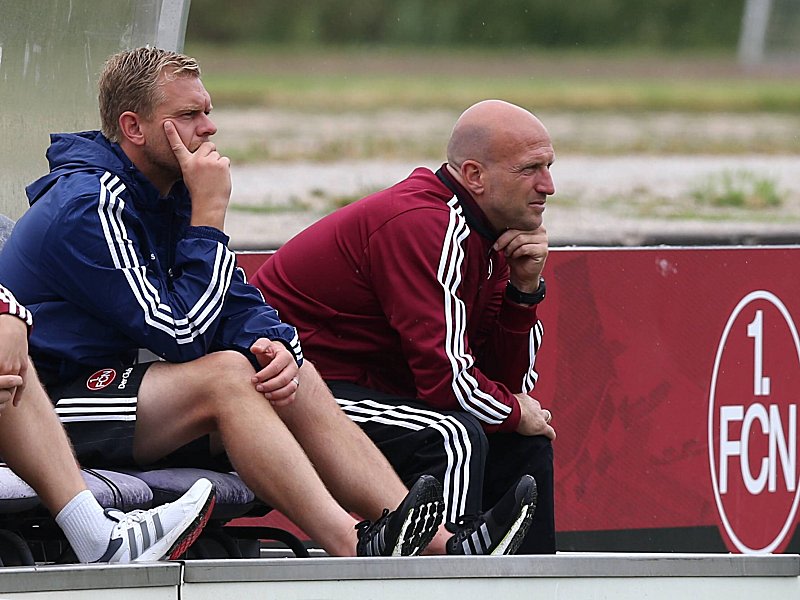 Nur noch bis Saisonende f&#252;r die Club-Zweite verantwortlich: Trainer Roger Prinzen und Assistent Andreas Wolf (li.).