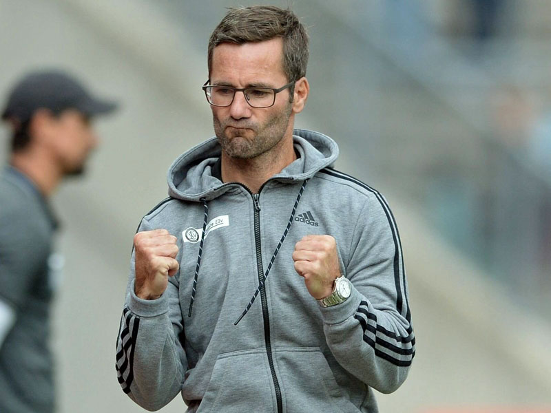 Will nun auch in den Aufstiegsspielen gegen Zwickau jubeln: Elversbergs Trainer Michael Wiesinger.