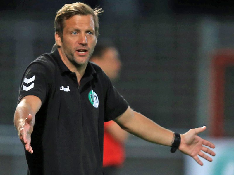 Hat mit dem VfB L&#252;beck das Spitzenspiel in Hamburg verloren: Cheftrainer Rolf Landerl.