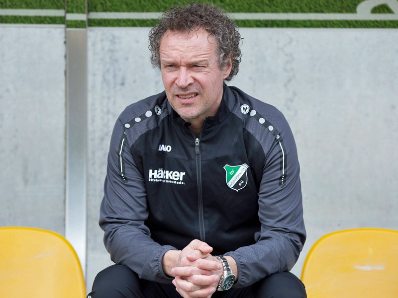 Seit Juli 2016 beim SV R&#246;dinghausen: Cheftrainer Alfred Nijhuis.
