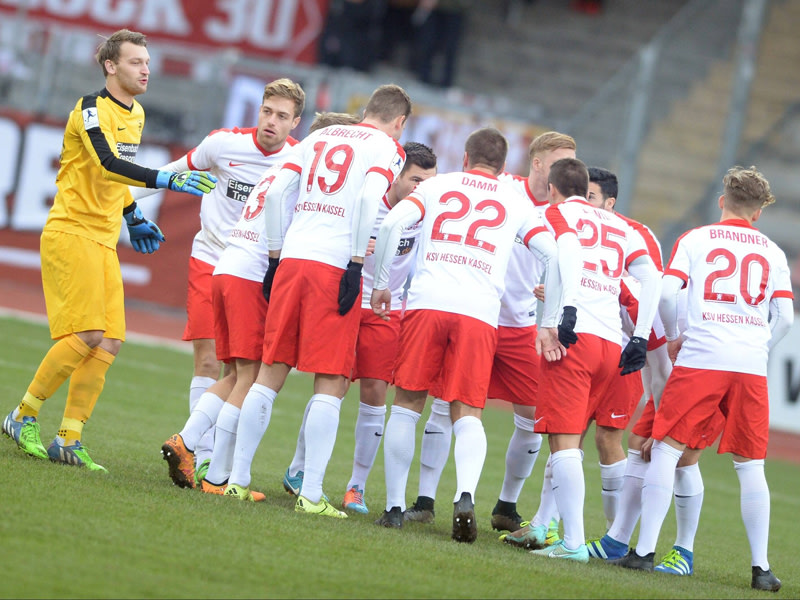 Kassel nimmt Fans im Mannschaftsbus mit nach Hause kicker