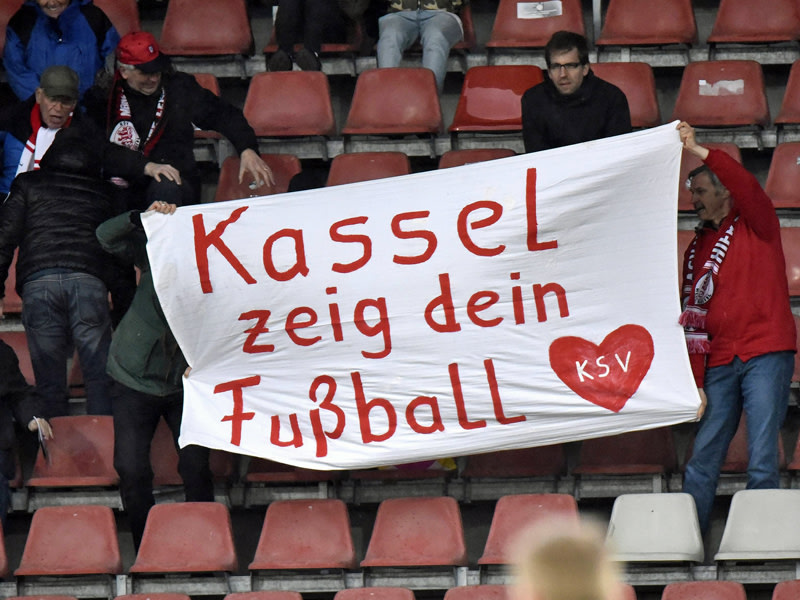 Klarer Wunsch der Kasseler Fans im Heimspiel gegen Koblenz (1:2).