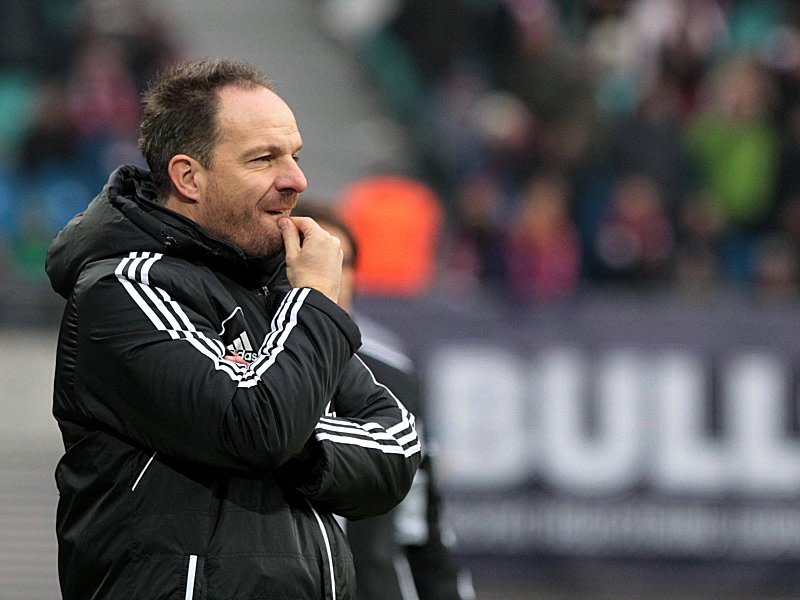 Kein Grund zur Sorge f&#252;r Trainer Alexander Zorniger: RB Leipzig ist ungeschlagener Tabellenf&#252;hrer.