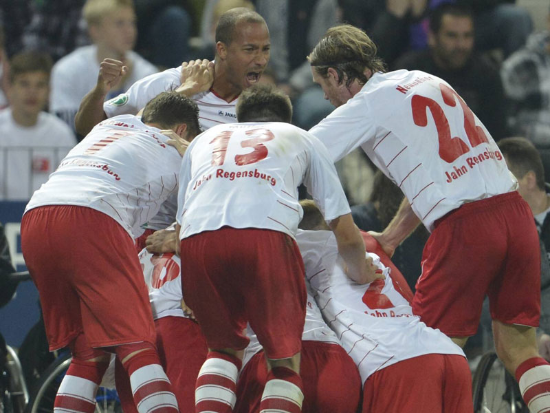 Am Ende der vergangenen Saison bejubelte Regensburg den Aufstieg: Ist auch gegen die Bayern was drin?