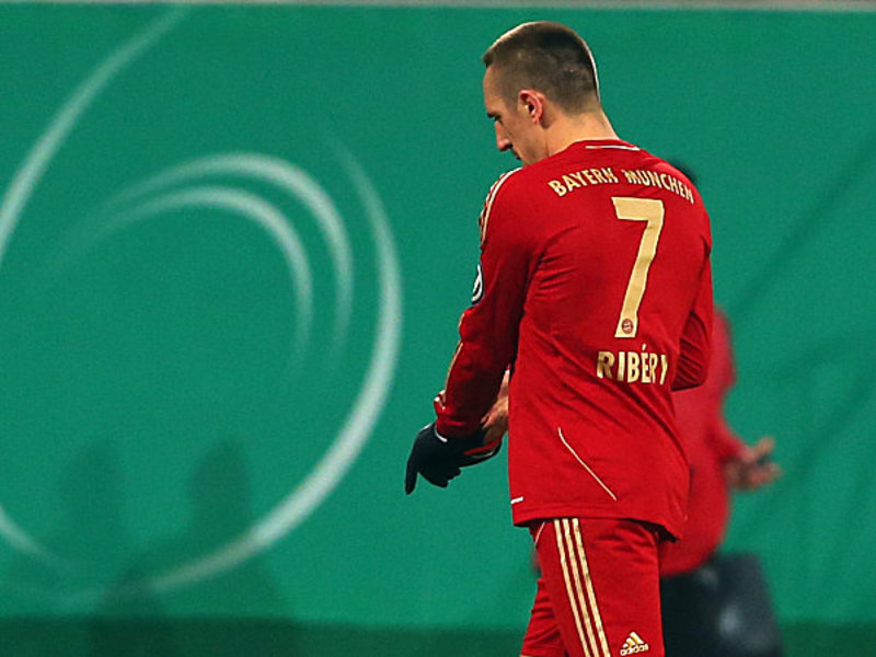 Keine Gnade: Franck Ribery wird wegen einer T&#228;tlichkeit im DFB-Pokal gesperrt.