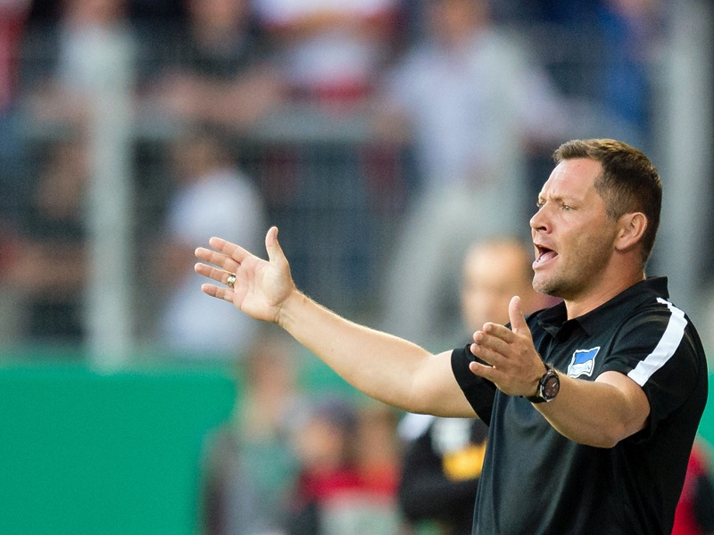 So richtig zufrieden wirkte Hertha-Coach Pal Dardai w&#228;hrend des Pokalauftritts in Regensburg nicht.