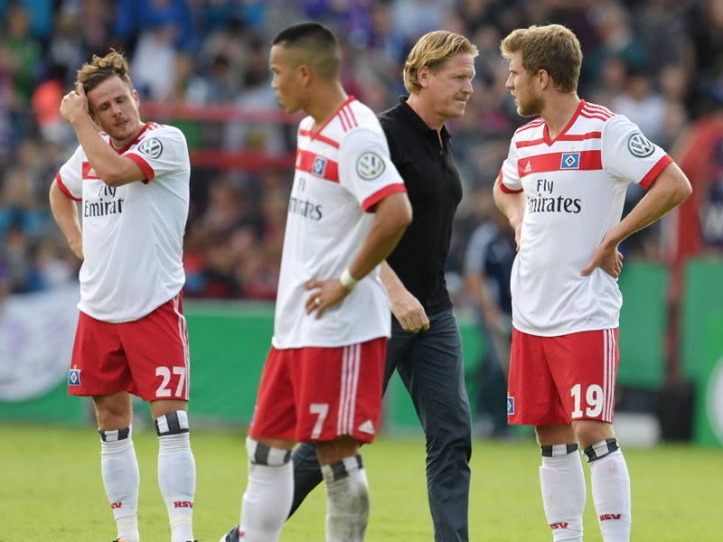 Schnelles Aus im DFB-Pokal: HSV-Trainer Markus Gisdol sah die Rote Karte f&#252;r Osnabr&#252;ck als Knackpunkt.