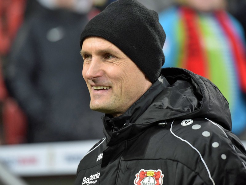 Zog mit Leverkusen ins Pokal-Halbfinale ein: Cheftrainer Heiko Herrlich.
