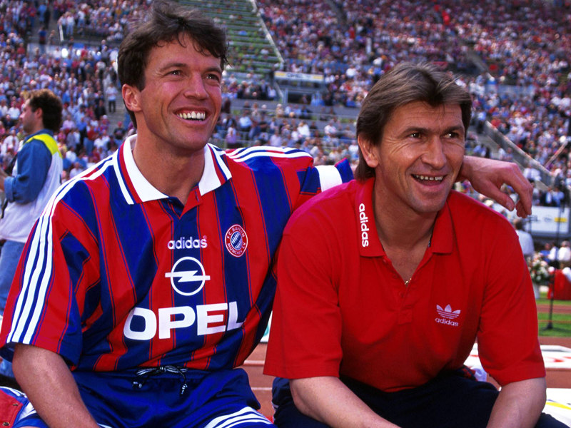 Bester Dinge: Bayern-Trainer Klaus Augenthaler und Lothar Matth&#228;us zum Saisonabschluss 1995/96.