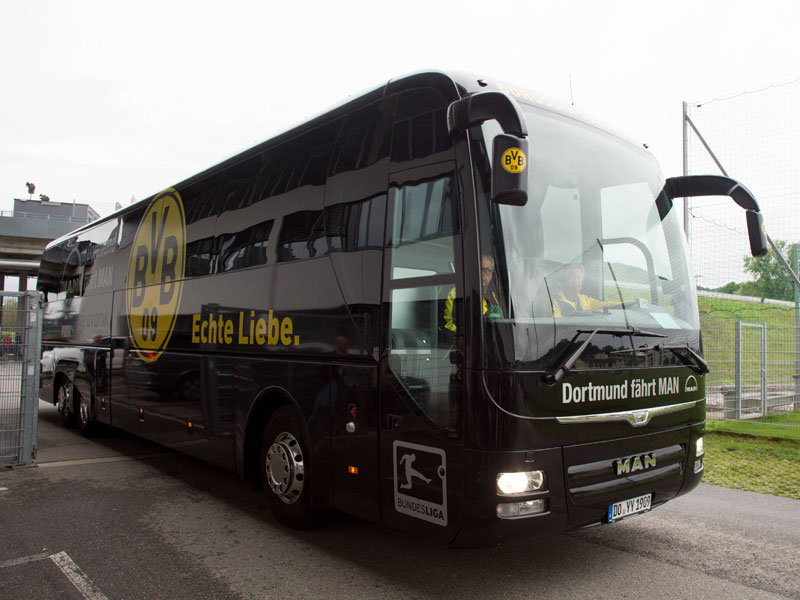 Fauxpas in Lotte: Der Mannschaftsbus von Borussia Dortmund.
