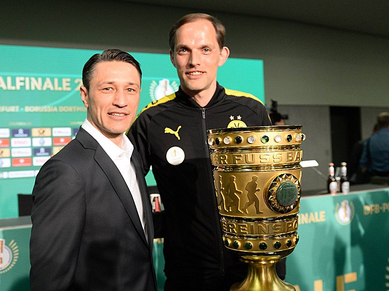 Objekt der Begierde: Die Trainer Niko Kovac (links) und Thomas Tuchel mit dem DFB-Pokal.