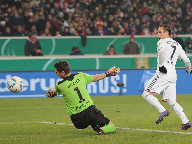 Der Dosen&#246;ffner: Franck Ribery &#252;berwindet VfB-Keeper Sven Ulreich zum 1:0.