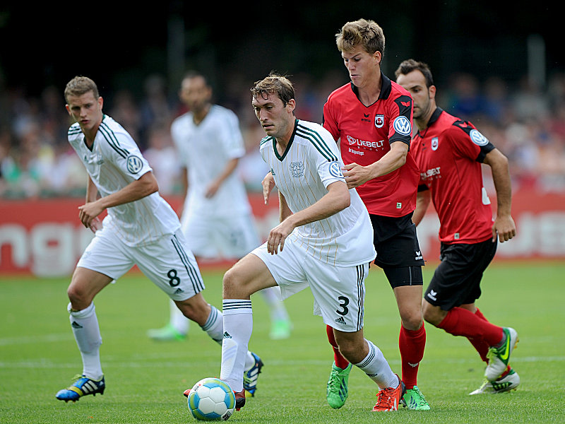 Oftmals einen Schritt voraus: Bayer Leverkusens Stefan Reinartz (am Ball) im Zweikampf mit Moritz Fritz