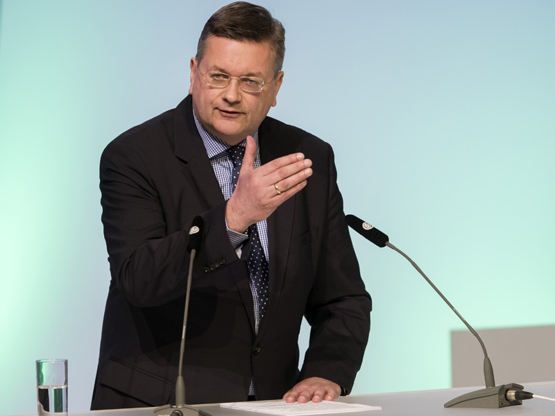 W&#228;hrend seiner Wahl-Rede beim DFB-Bundestag in Frankfurt: Reinhard Grindel.