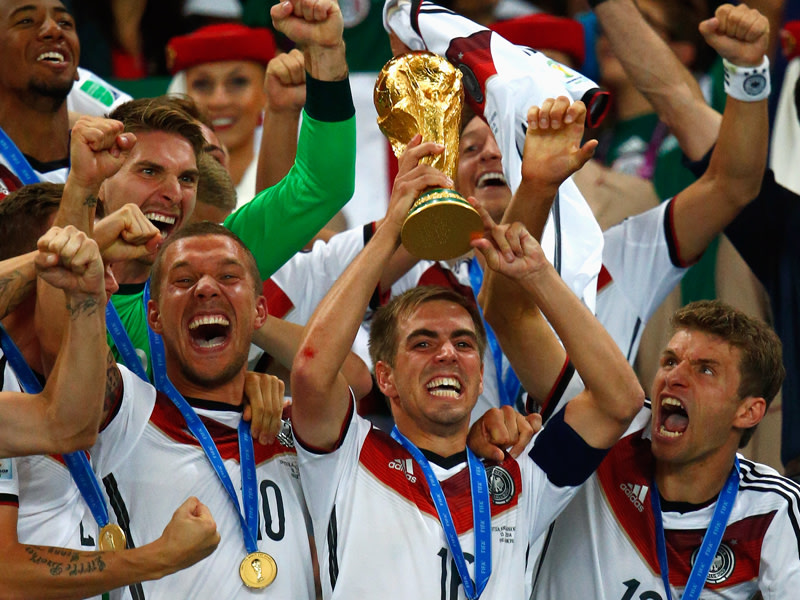 Am Ziel: Philipp Lahm f&#252;hrte die deutsche Nationalmannschaft in Brasilien zum vierten WM-Titel.