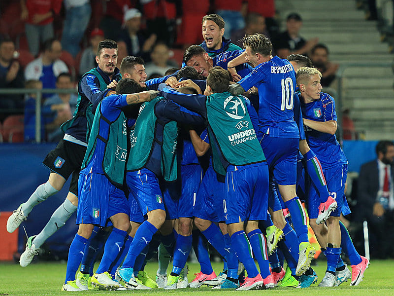 Die italienische U 21 ist mit einem Sieg gegen D&#228;nemark in die EM in Polen gestartet.