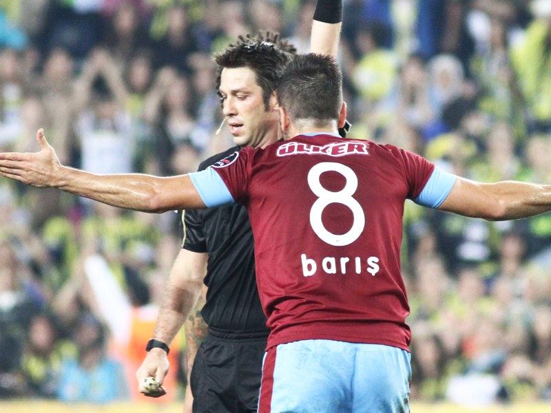 R&#252;ckkehr nach Deutschland? Baris &#214;zbek hat seinen Kontrakt bei Trabzonspor aufgel&#246;st. 