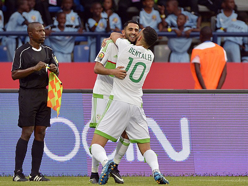 Zwei Tore, ein Punkt: Algeriens Riyad Mahrez, hier mit Nabil Bentaleb (vorne).