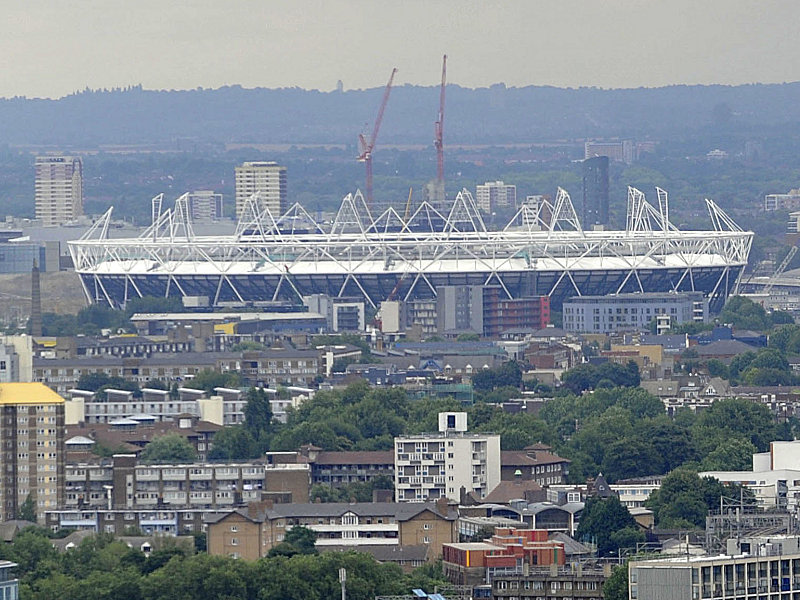 Hier spielen ab 2012 die Hammers: Das Olympiastadion in Stratford im Nordosten Londons steht vor der Vollendung.