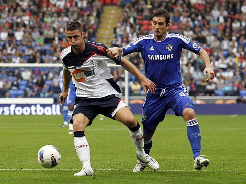 In wenigen Tagen Kollegen: Boltons Cahill (li.) spielt ab Januar 2012 an der Seite von Chelseas Lampard.