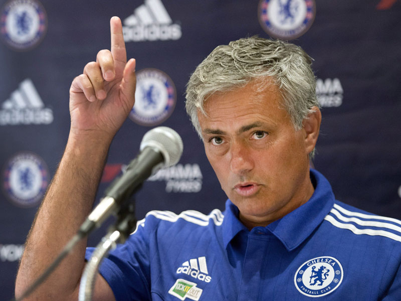&quot;Holen Sie einfach Ihren Taschenrechner raus&quot;: Chelsea-Trainer Jos&#233; Mourinho &#252;ber Arsenals Transferausgaben.