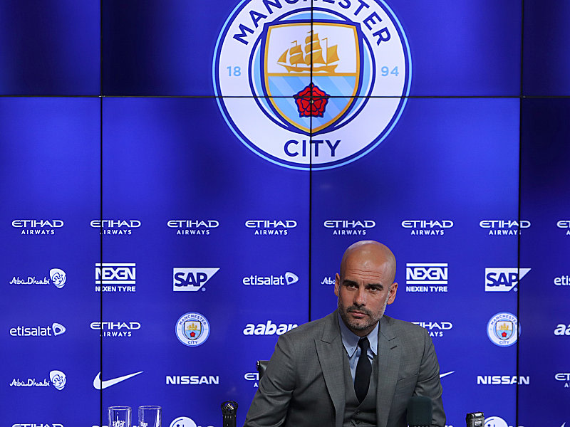 Pep Guardiola auf seiner ersten Pressekonferenz als Coach von Manchester City.