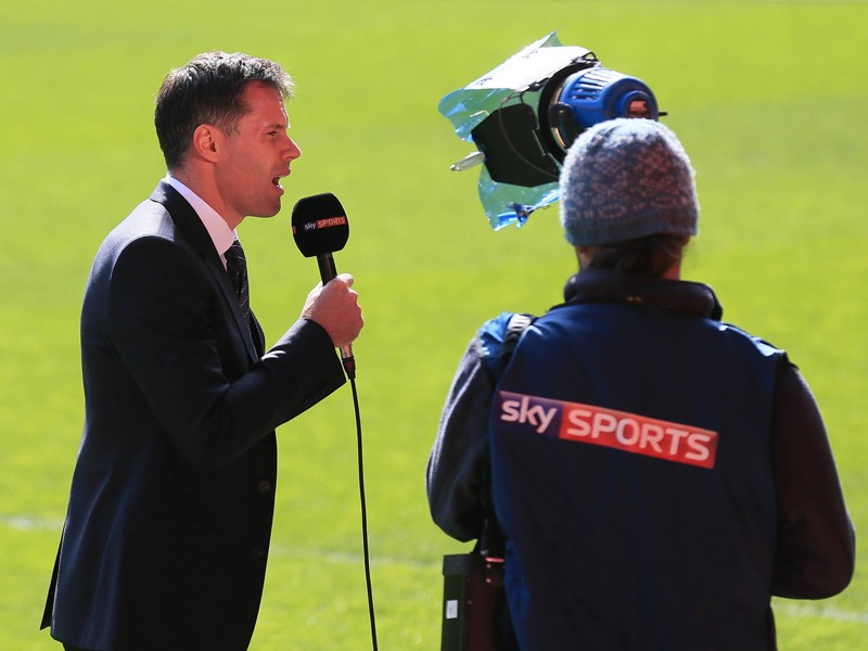 Bald noch teurer: Sky Sports (l. TV-Experte Jamie Carragher) h&#228;lt derzeit den Gro&#223;teil der TV-Rechte an der Premier League.